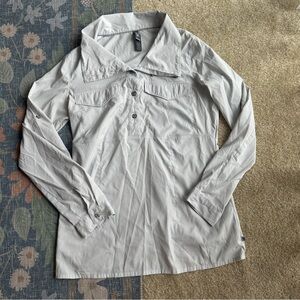 Mountain Hardwear Women's White and Grey Striped Long Sleeve Top